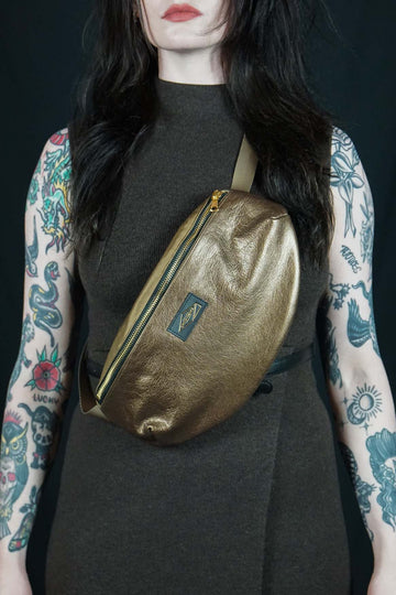 LIQUID GOLD DUO SLING CROSSBODY - Smith + Parka